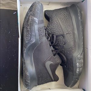 Triple Black Kyrie Irving 3’s